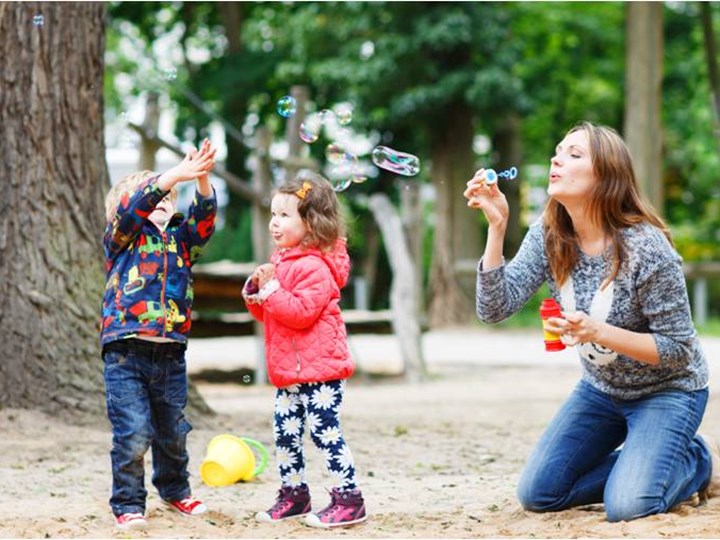 [zu Gast] Berufeltern: Die Welt entdecken und fit sein für den Kindergarten